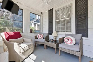 Interior - The Dearing House - 4 BR - Walkable Gameday House (Tuscaloosa)