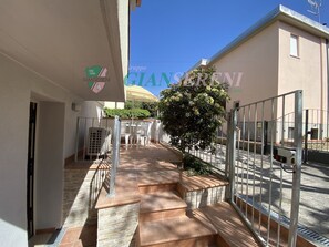 Terrace/patio - Apartment in the Bagno Venere area-Rif. Venere (San Vincenzo)