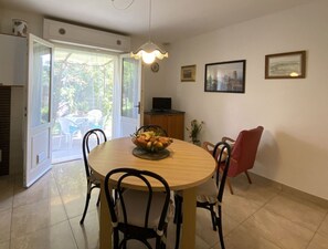 Dining - THREE-ROOM APARTMENT SLEEPS 3 IN THE NEW TOWN AREA - Ref. Costa-Rif. Costa (San Vincenzo)