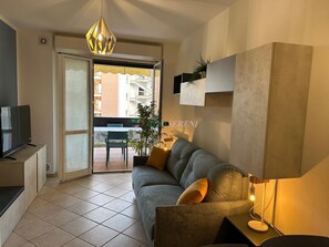 TV - 5 bed places with swimming pool in the area Coop-Rif. Stella Marina (San Vincenzo)