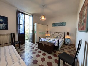 Room - 5 beds in a prestigious villa-Rif. Leccio (San Vincenzo)