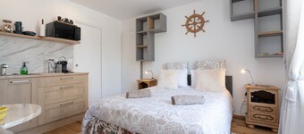 Room – View of the Standing Stones – Terrace & Wi-Fi