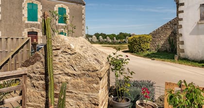 Room – View of the Standing Stones – Terrace & Wi-Fi