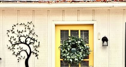 The lil Cottage @ Historic Usry House cozy 1 bed studio Guest Favorite