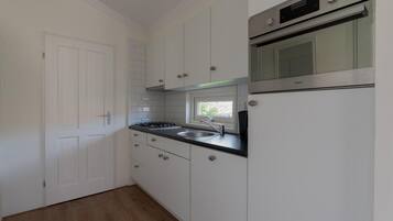 Fridge, microwave, dishwasher, coffee/tea maker