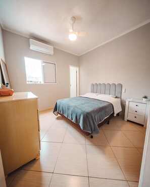 Room - Ubatuba - Pereque Açu - Apartment with air conditioning - 5 minutes from the beach (400m) (Ubatuba)