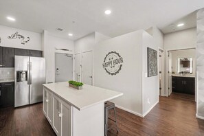 Interior - Trendy Condo for 4 w Shared Pool, Near The Gulch! (Nashville)