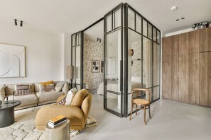Iron/ironing board, WiFi, bed sheets - Iconic Luxury Designer Canal Loft in Trendy Amsterdam East | Boutique Stay (Amsterdam)