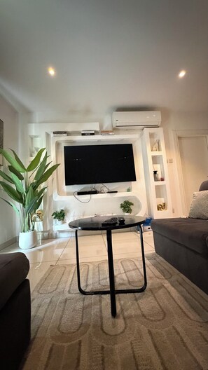 Dobbeltrom, balkong, bassengutsikt | Oppholdsområde