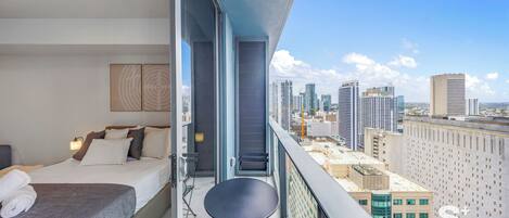 Studio, balcon, vue ville