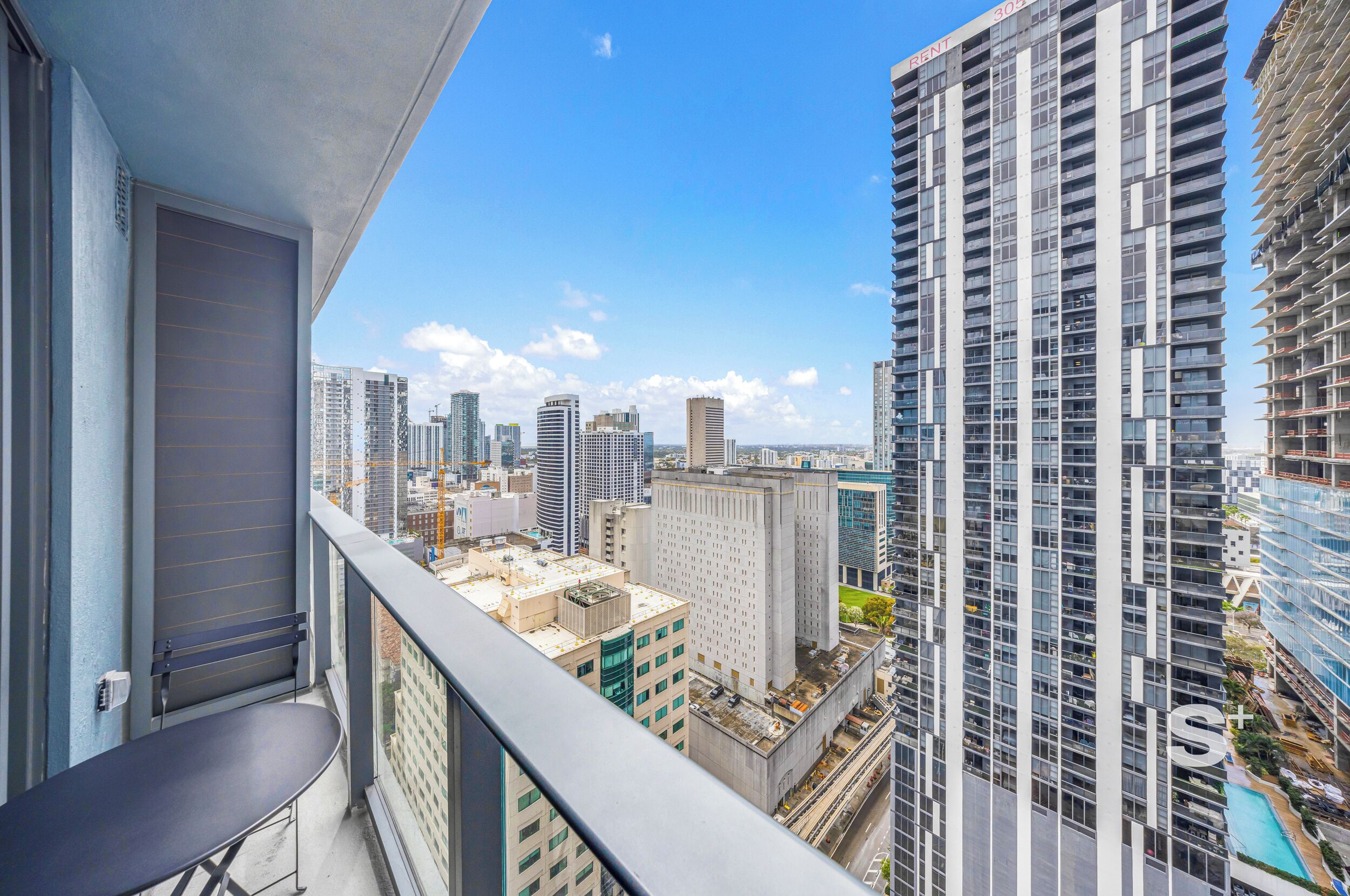 Estúdio, sacada, vista para a cidade | Área da propriedade