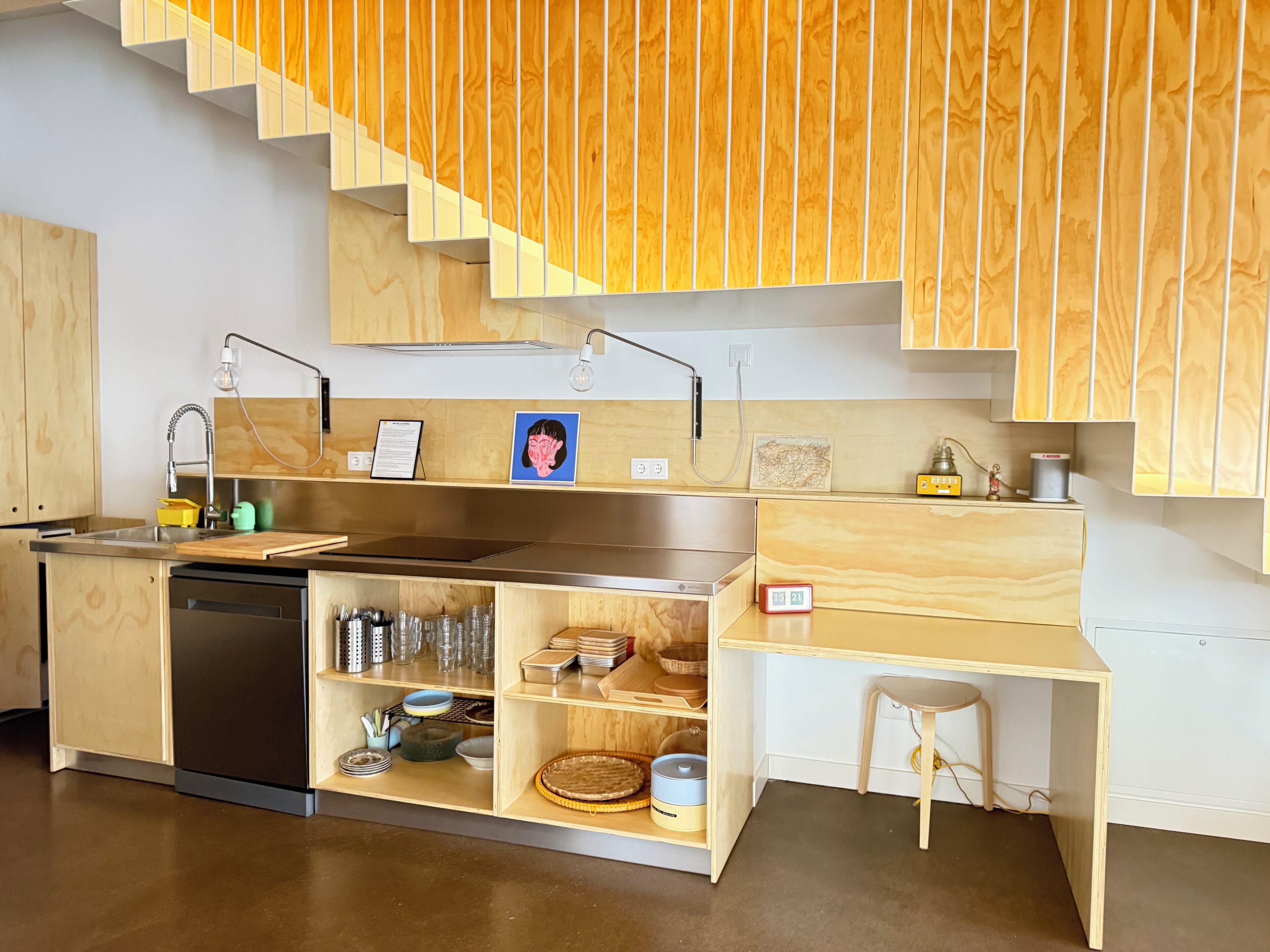Habitación económica doble | Cocina compartida | Frigorífico grande, microondas, horno y placa de cocina