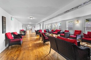 Lobby - Giant Chalet - 10 Ensuite Bedrooms - Up to 48 (Stanstead)
