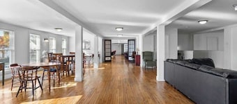 Giant Chalet - 10 Ensuite Bedrooms - Up to 48