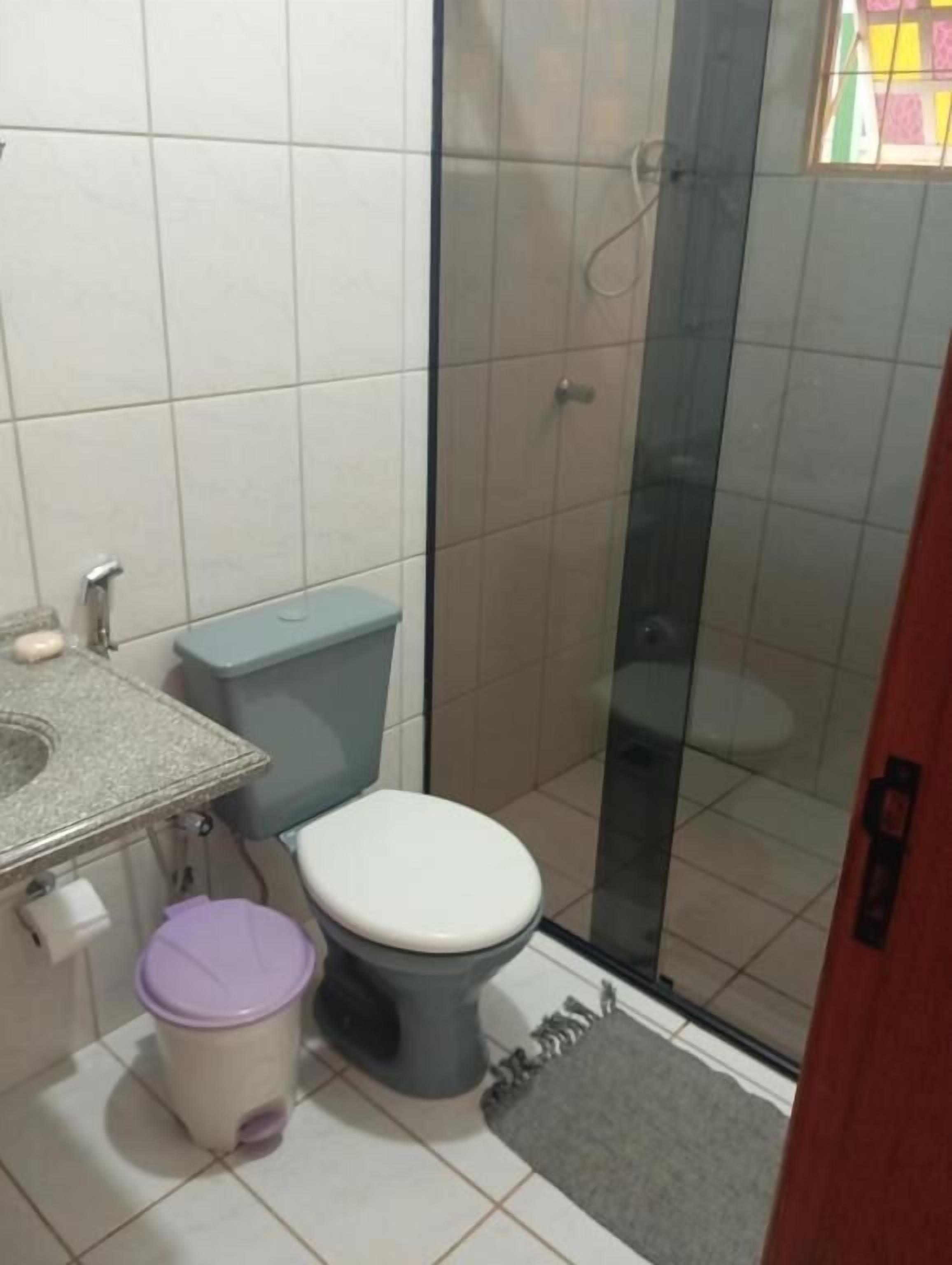 Phòng Suite Superior, lanai, quang cảnh vườn | Phòng tắm | Buồng tắm vòi sen, khăn tắm, xà phòng, giấy vệ sinh 