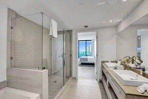 Shower, hair dryer - Oceanfront Luxury - 39th Floor - Hyde Beach House (Hollywood)