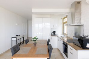 Private kitchen - Steps to the best beach (Antibes)