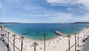 Beach - Steps to the best beach (Antibes)