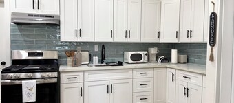 Cozy Historic Hanford Hideaway • 1BR/1BA w/ Laundry