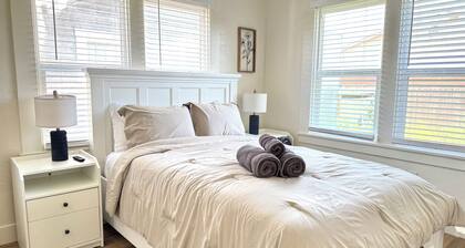 Cozy Historic Hanford Hideaway • 1BR/1BA w/ Laundry