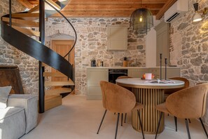 Deluxe-Maisonette, Stadtblick | Eigene Küche