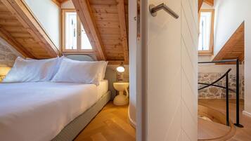Deluxe Duplex, City View