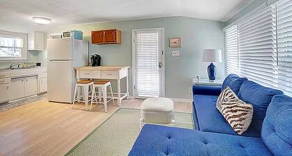 Steps to the Sand â Cozy 1BR with Renovated Bath & Private Porch