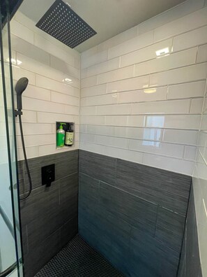 Bathroom - Cozy home minutes from Downtown and Sloans Lake (Lakewood)