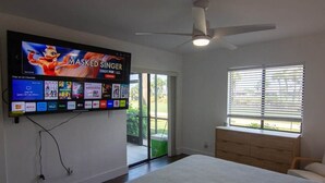 Room - Relaxing 2 bed condo in golf community (Iona)