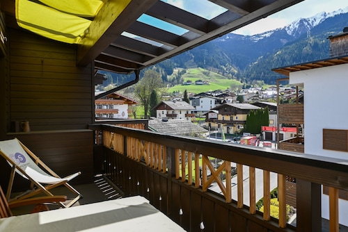 Ski & Golf Suite 25: balcony, Maiskogel View
