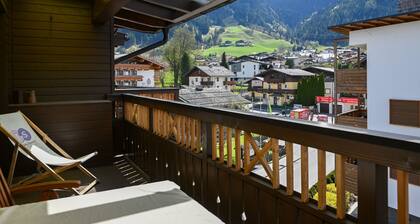 Ski & Golf Suite 25: balcony, Maiskogel View