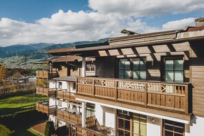 Exterior - Ski & Golf Suite 25: balcony, Maiskogel View (Kaprun)