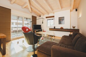 TV - Ski & Golf Suite 25: balcony, Maiskogel View (Kaprun)