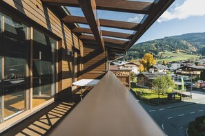 Property grounds - Ski & Golf Suite 25: balcony, Maiskogel View (Kaprun)