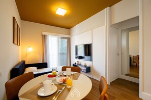 Dining - Cozy Studio Itaim Bibi (São Paulo)