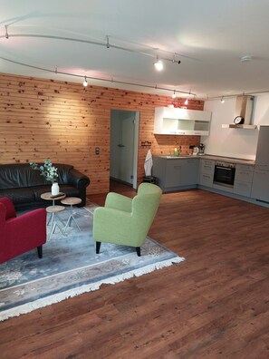 Smart TV - "Lissi" vacation apartment with private terrace and WLAN (Ottobeuren)