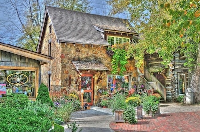 Nature, Pet Friendly, Shopping, State Park, Lake Lemon, Log Cabin