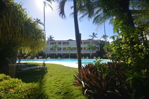 Pool - 2-bedroom apartment practically facing the sea (Las Terrenas)