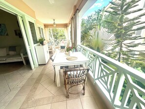 Property grounds - 2-bedroom apartment practically facing the sea (Las Terrenas)