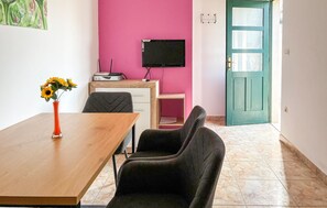Interior - Awesome home in Donji Humac (Donji Humac)