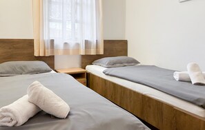 2 bedrooms, free WiFi - Awesome home in Donji Humac (Donji Humac)