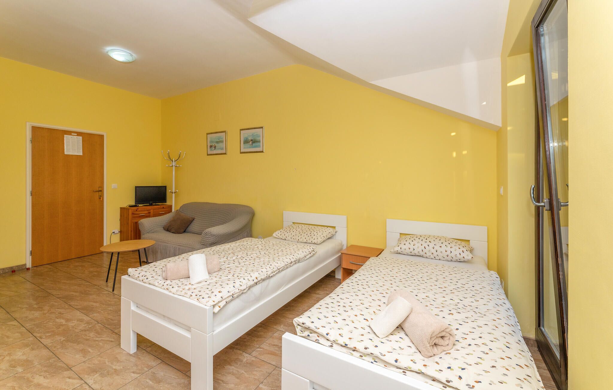 5 bedrooms, free WiFi
