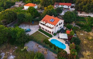 Exterior - Cozy home in Donji Humac (Donji Humac)