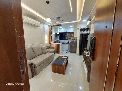 Cozy 1-bedroom apartment in soothing Nagpur with AC,The Pinnacle Retreat Jaitala