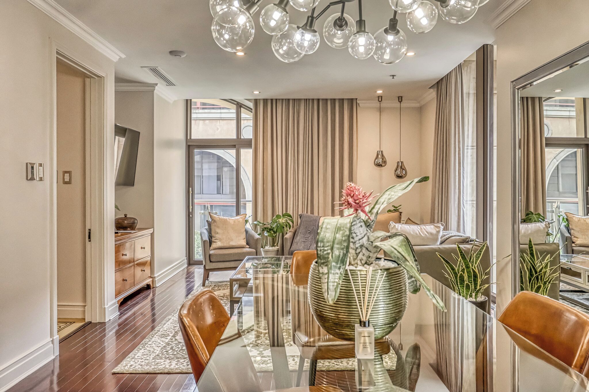 Deluxe Apartment, Balcony, City View | Interior