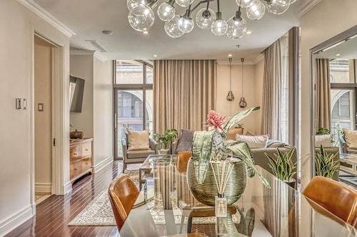 Luxurious Two-Bedroom Apartment