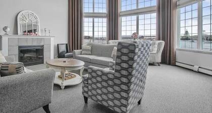 New King Bed 1 Bedroom DT