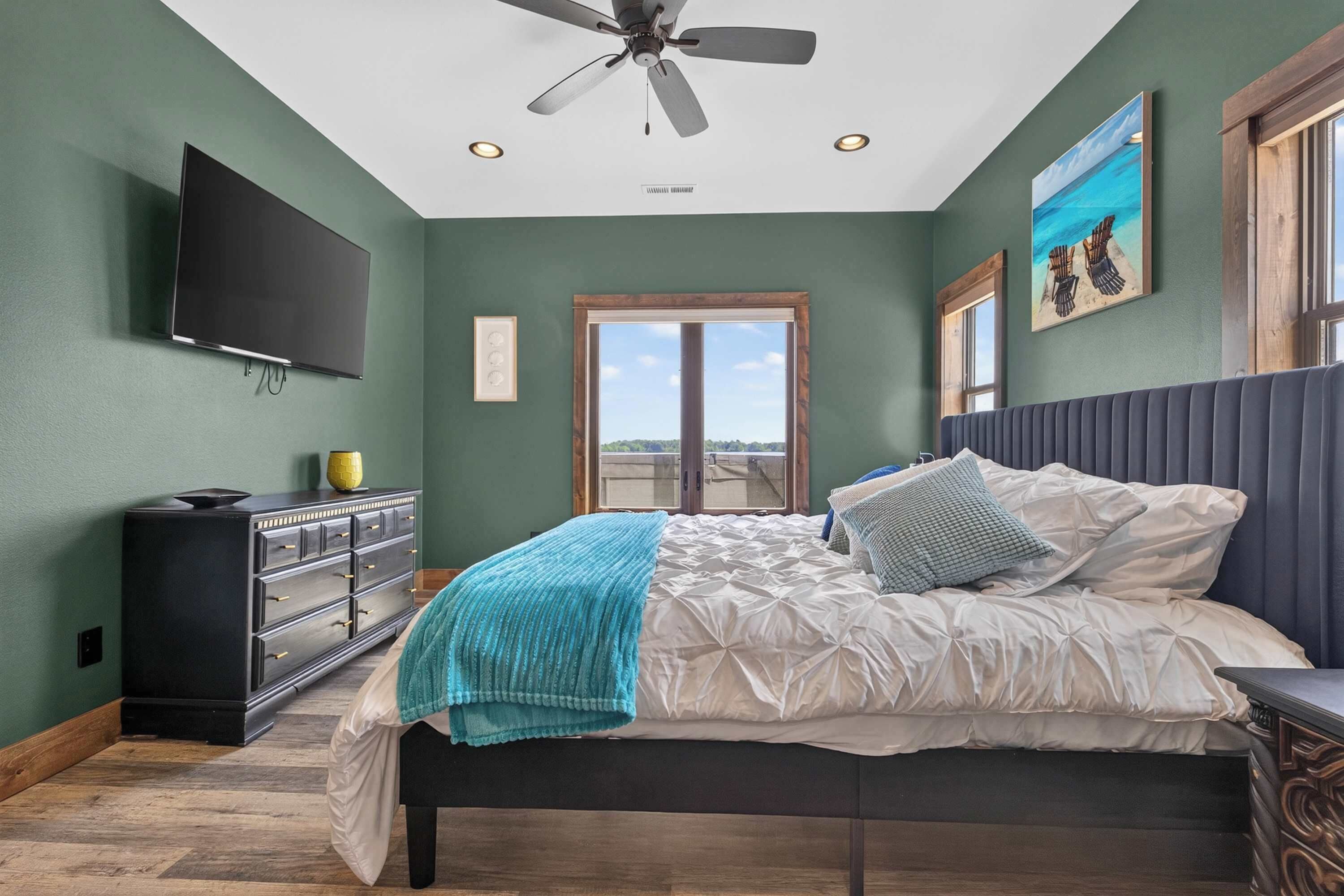 6 bedrooms, iron/ironing board, free WiFi, bed sheets