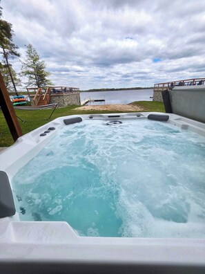 Bain à remous extérieur