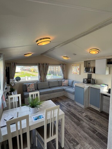 Fantasy Island Resort,  The Atlas Pearl with Private Hot Tub - Eastgate D6